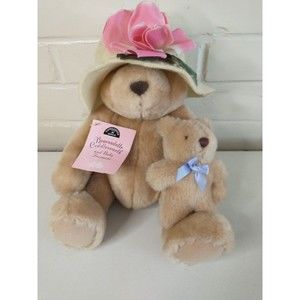 Hallmark Bearnadette Cuddlesworth Stuffed Bears & Baby Fuzzmore 10"